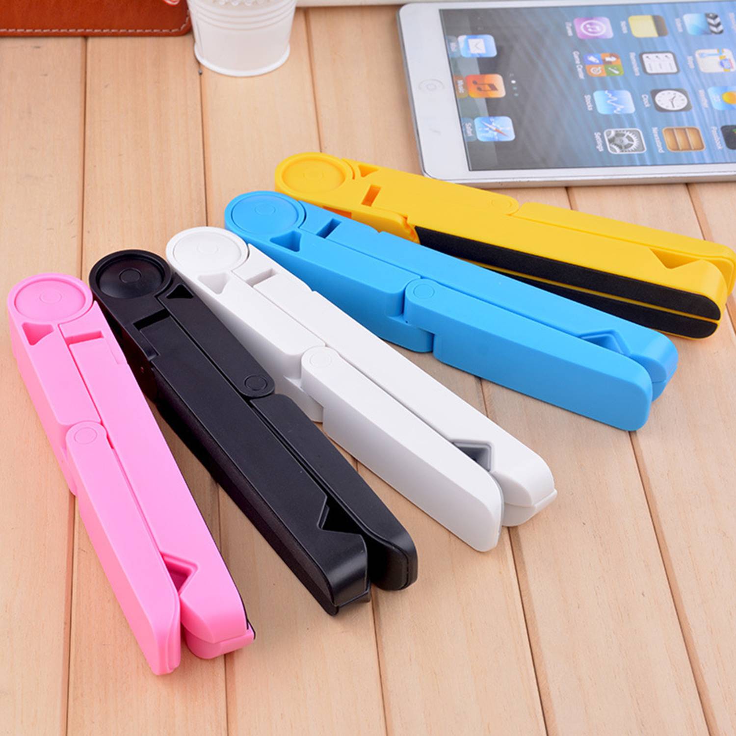 Foldable Triangle Phone Stand 3