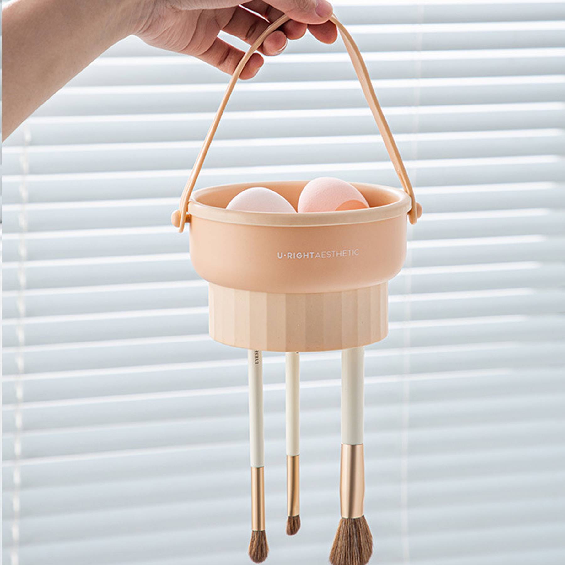 Silicone Beauty egg makeup brush cleaning basket 4