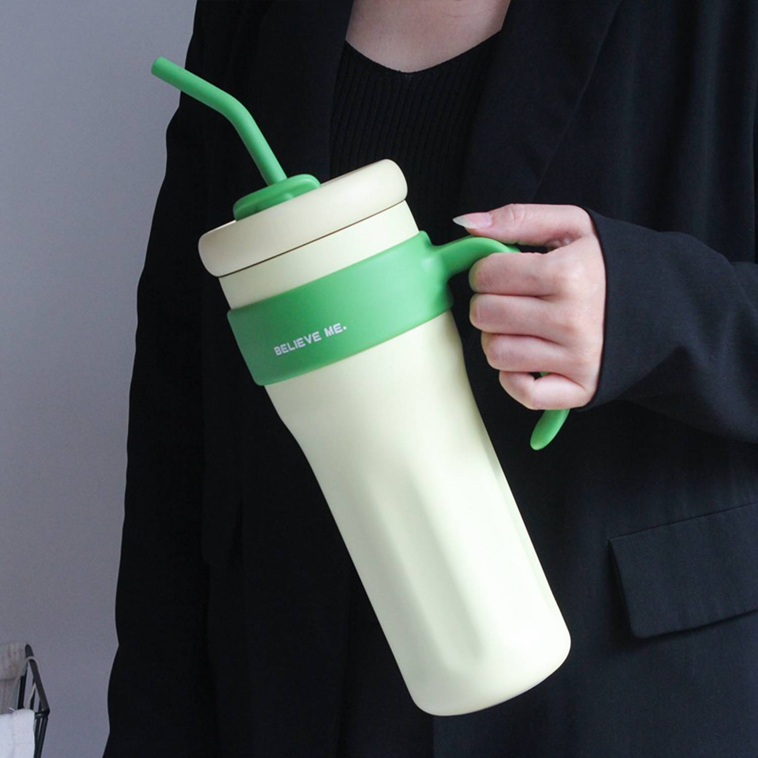 44 OZ Large Capacity Insulated Straw Water Bottle 2