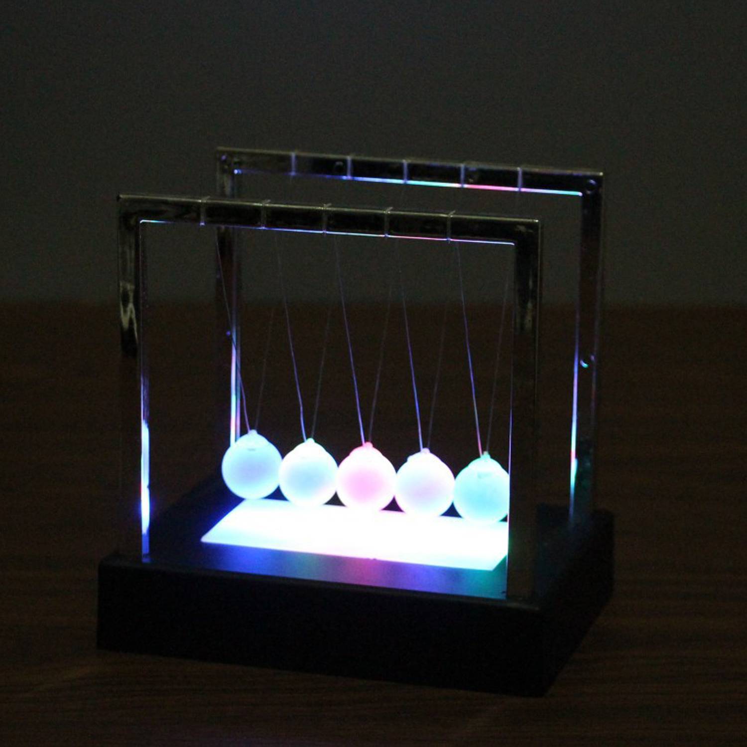 Newtons cradle pendulum LED balls 4